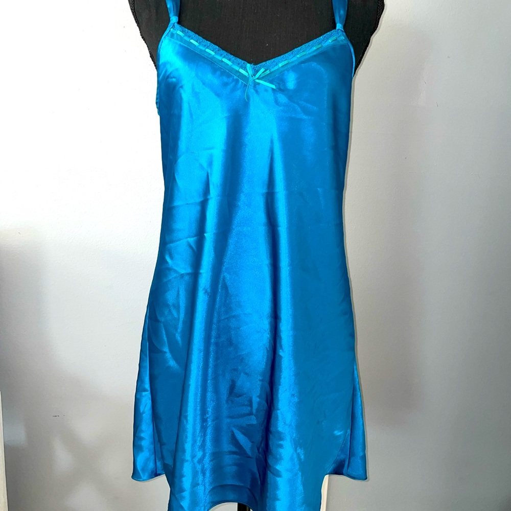 Morgan Taylor size small vintage slip